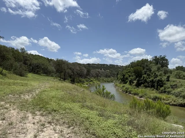 928 Enchanted View Canyon Lake, TX 78133