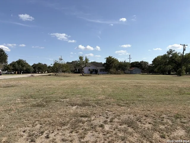 604 S 7TH ST Kenedy, TX 78119