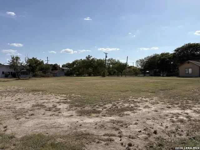 604 S 7TH ST Kenedy, TX 78119