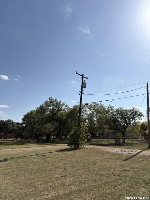 604 S 7TH ST Kenedy, TX 78119