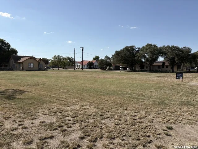 604 S 7TH ST Kenedy, TX 78119