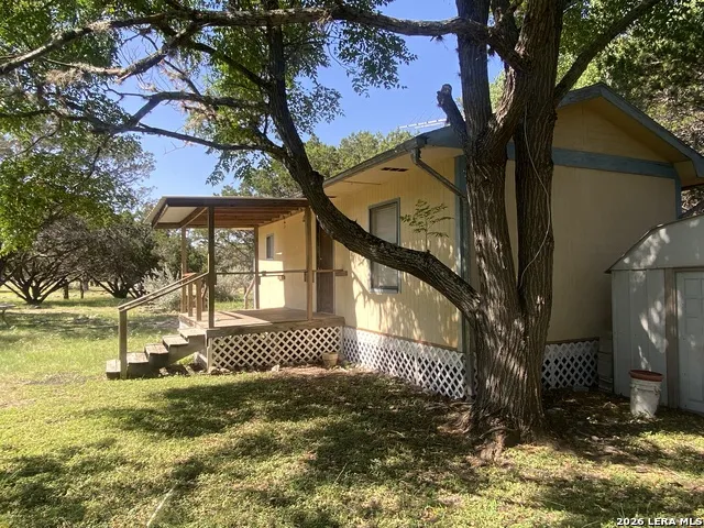 39 JIM DALRYMPLE DR Leakey, TX 78873