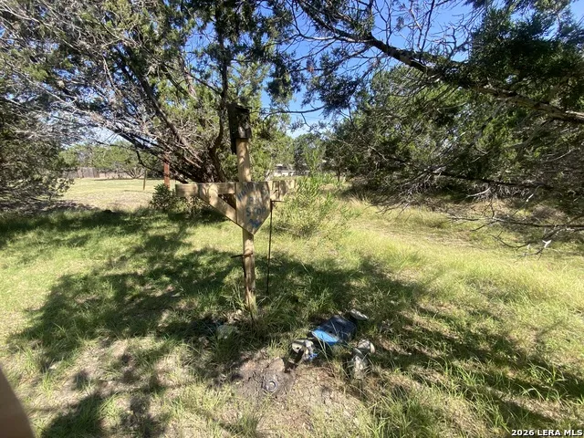 39 JIM DALRYMPLE DR Leakey, TX 78873