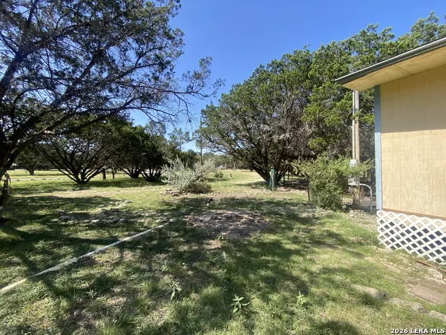 39 JIM DALRYMPLE DR Leakey, TX 78873