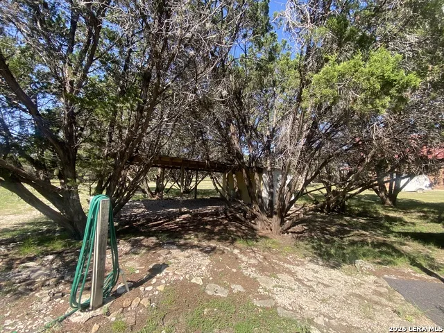 39 JIM DALRYMPLE DR Leakey, TX 78873
