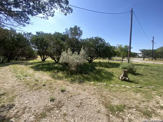 39 JIM DALRYMPLE DR Leakey, TX 78873
