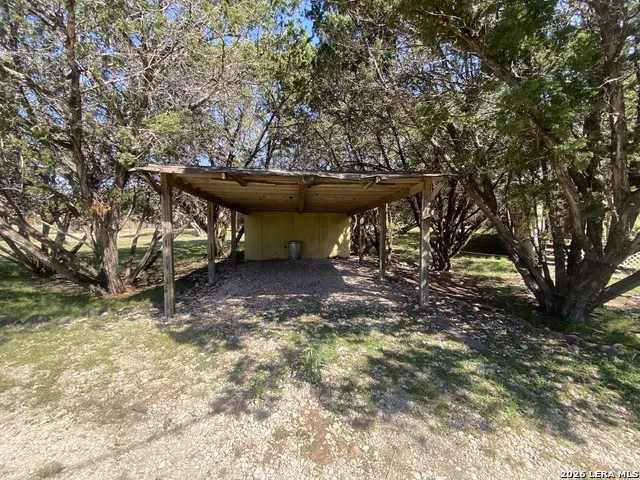 39 JIM DALRYMPLE DR Leakey, TX 78873