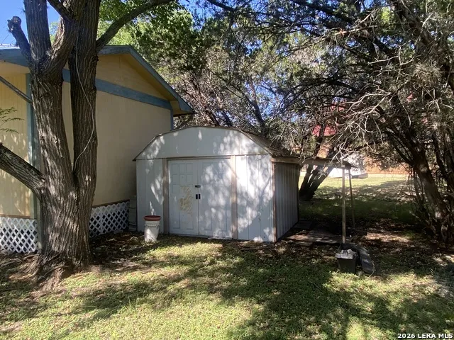 39 JIM DALRYMPLE DR Leakey, TX 78873