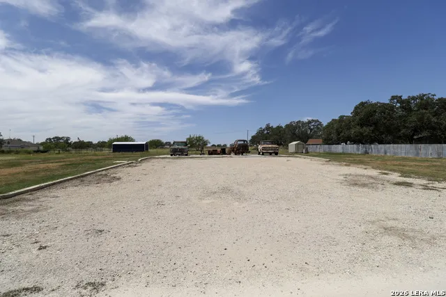 2 AC Coughran Rd Pleasanton, TX 78064
