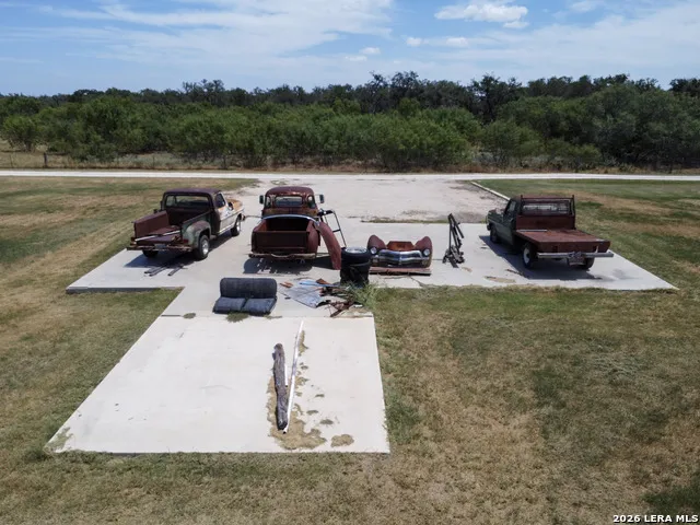 2 AC Coughran Rd Pleasanton, TX 78064