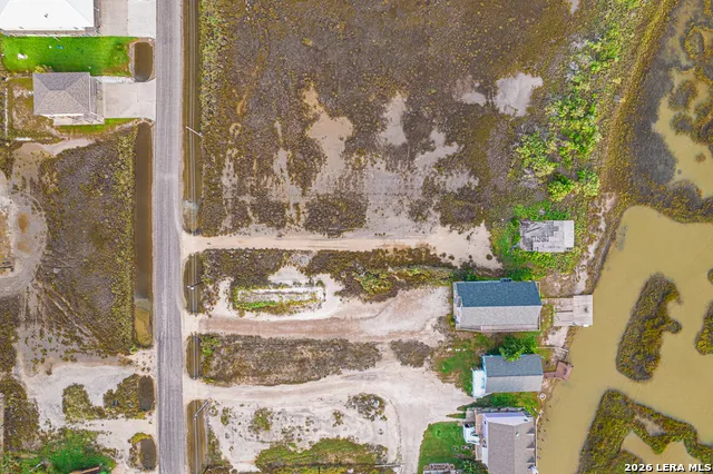 82 NEWCOMB BEND LOOP Rockport, TX 78382