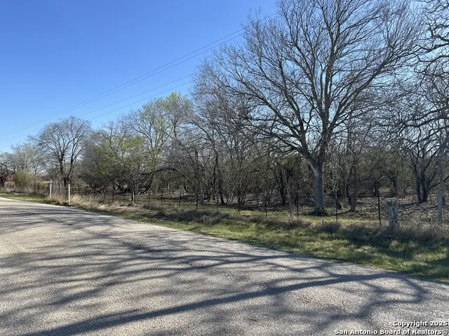4870 Blackhill Floresville, TX 78114