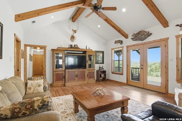 37 Busby Rd Boerne, TX 78006