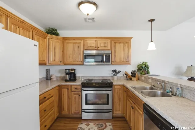 37 Busby Rd Boerne, TX 78006
