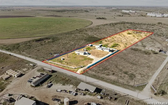 664 County Road 483 Nixon, TX 78140