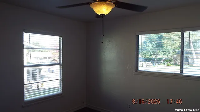 807 Stonegate Universal City, TX 78148
