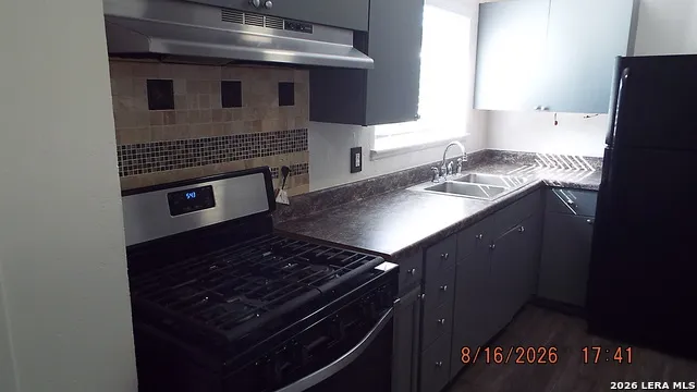 807 Stonegate Universal City, TX 78148