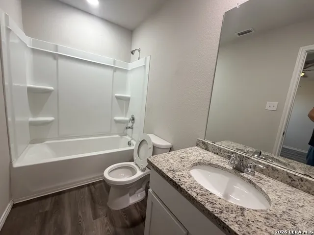 5330 Lisa Unit 101 Converse, TX 78152