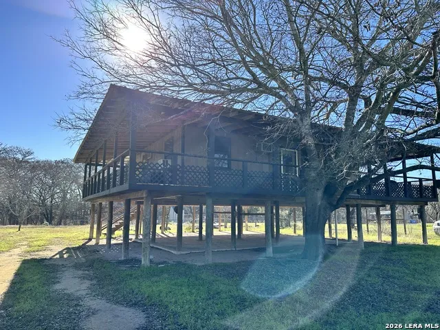 754 Rio Luna Dr Bandera, TX 78003