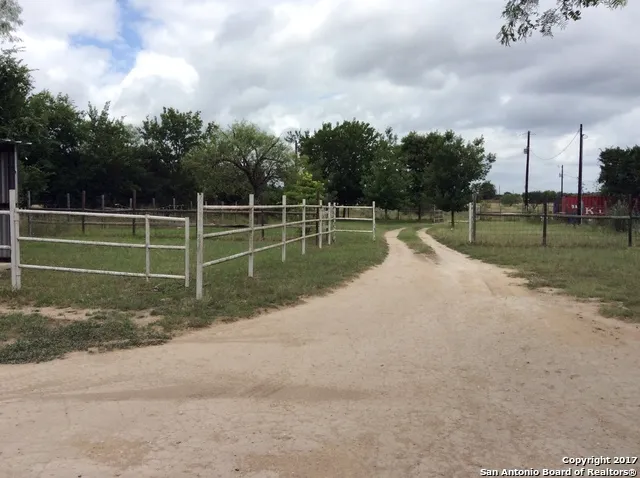 754 Rio Luna Dr Bandera, TX 78003