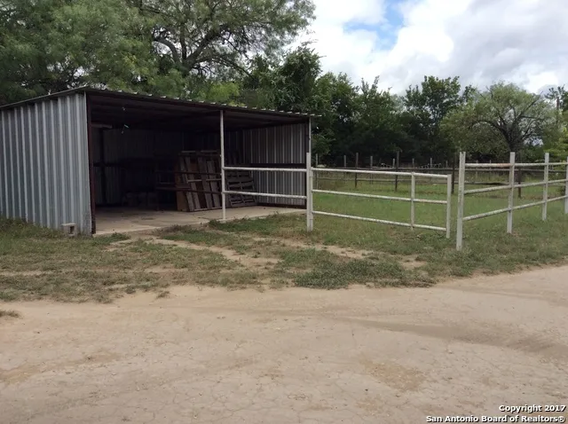 754 Rio Luna Dr Bandera, TX 78003