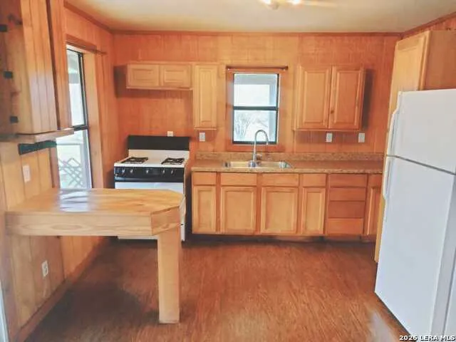 754 Rio Luna Dr Bandera, TX 78003
