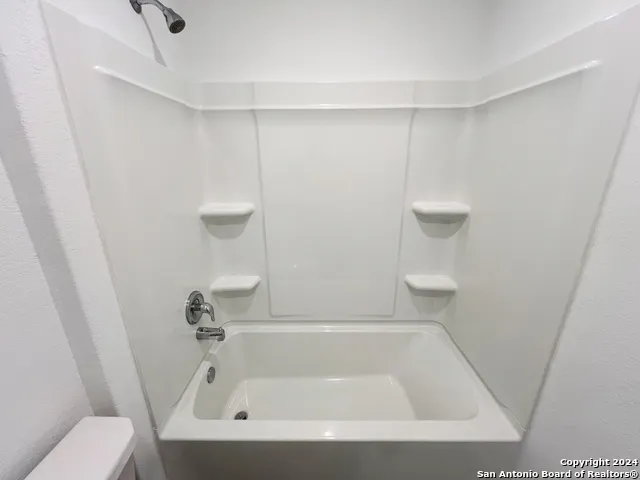 736 BULLSNAKE TRL New Braunfels, TX 78132
