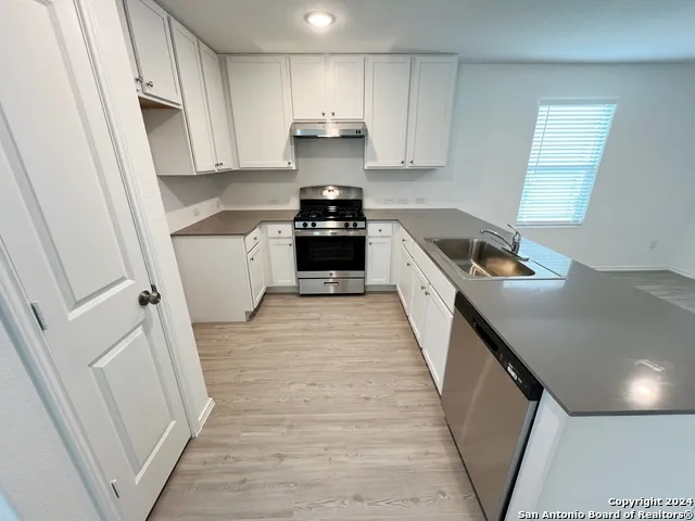 736 BULLSNAKE TRL New Braunfels, TX 78132