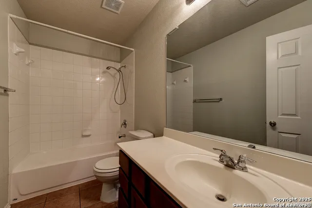 10907 Cimarron Cove Universal City, TX 78148