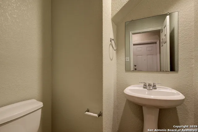 10907 Cimarron Cove Universal City, TX 78148