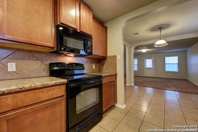10907 Cimarron Cove Universal City, TX 78148