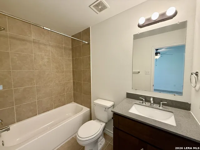 91 PLAZA DR Unit 2 Universal City, TX 78148