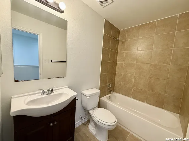 91 PLAZA DR Unit 2 Universal City, TX 78148