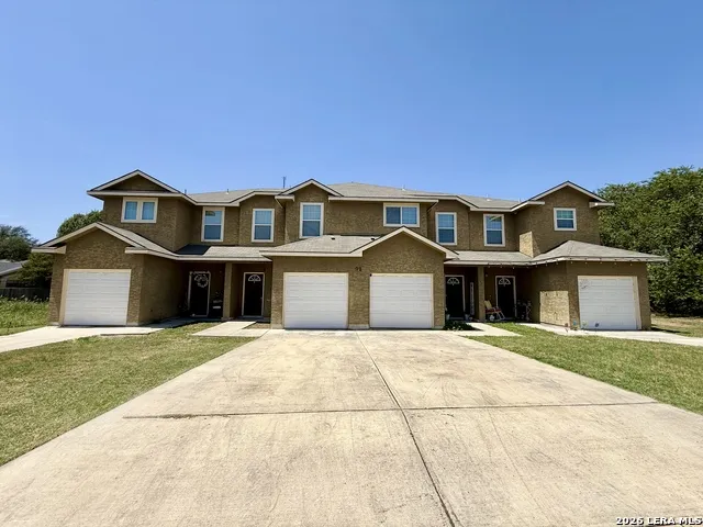 91 PLAZA DR Unit 2 Universal City, TX 78148