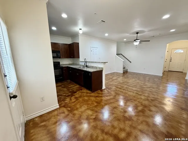 91 PLAZA DR Unit 2 Universal City, TX 78148