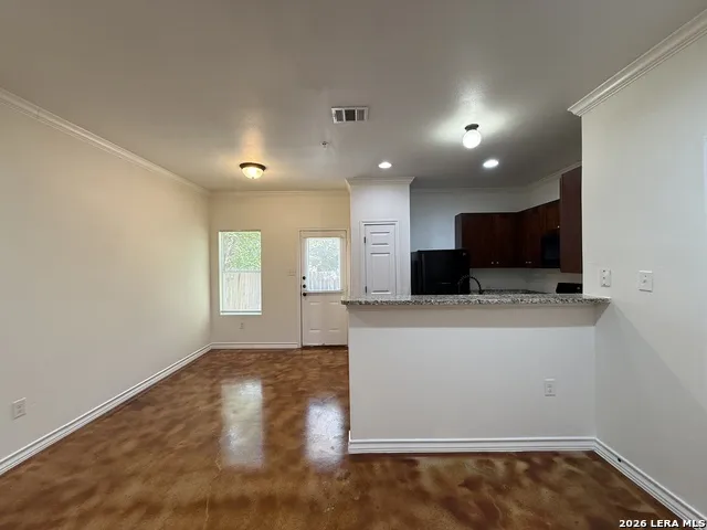 91 PLAZA DR Unit 2 Universal City, TX 78148