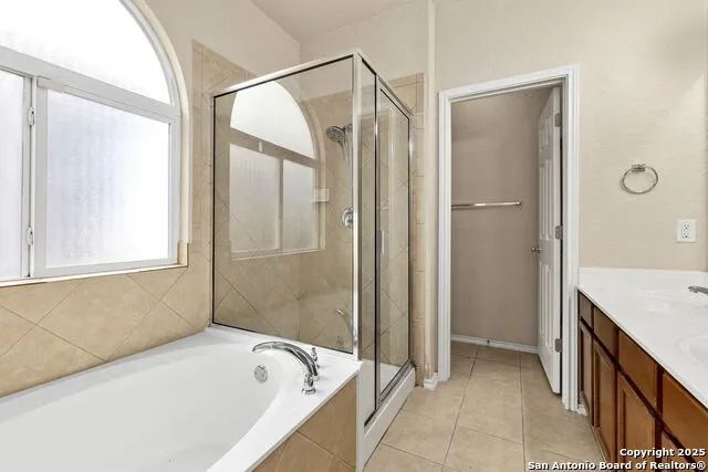 10814 MUSTANG OAK DR San Antonio, TX 78254