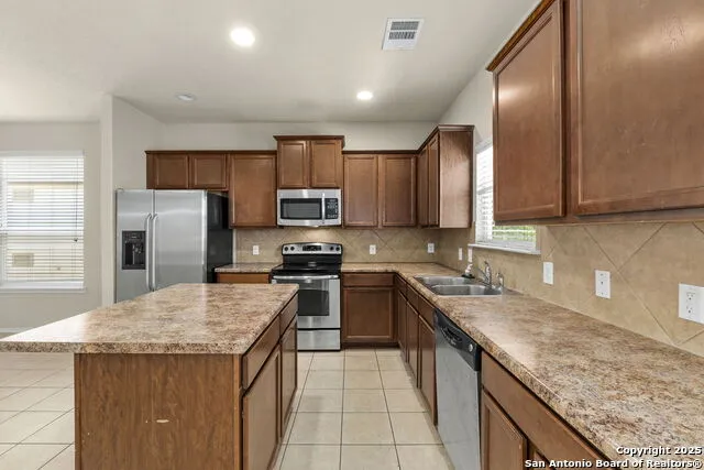 10814 MUSTANG OAK DR San Antonio, TX 78254