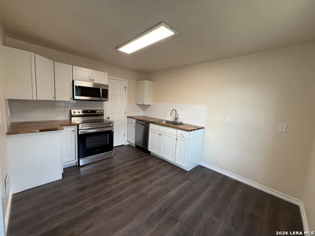 705 CROCKETT DR Universal City, TX 78148