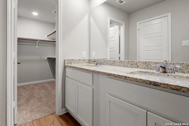 3944 Abbott Unit 101 St Hedwig, TX 78152