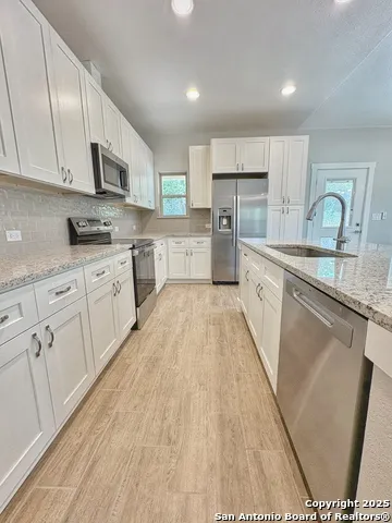 7206 STATE HIGHWAY 16 S Unit 1 Pipe Creek, TX 78063
