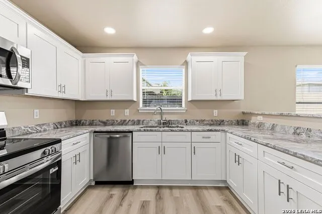 8050 CHISOS OAK DR San Antonio, TX 78223