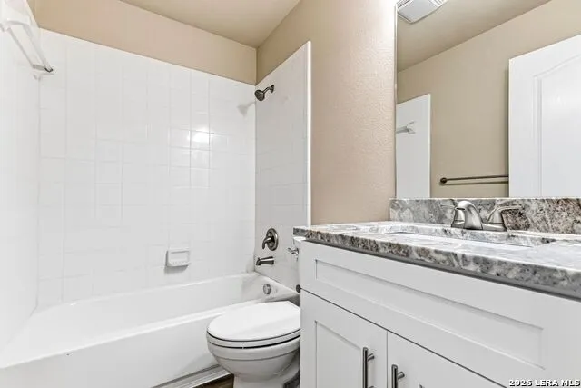 8050 CHISOS OAK DR San Antonio, TX 78223
