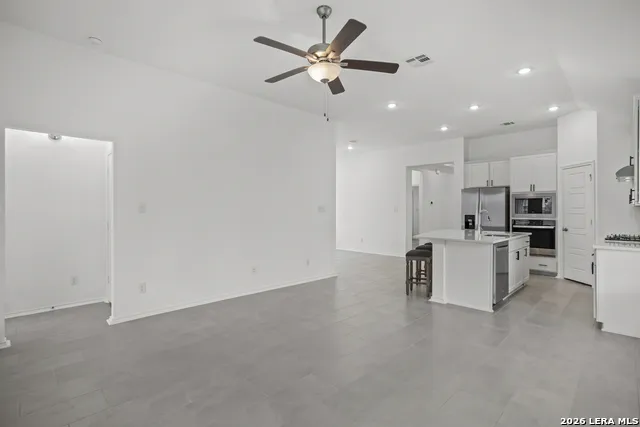 4964 Park Mnr Marion, TX 78124