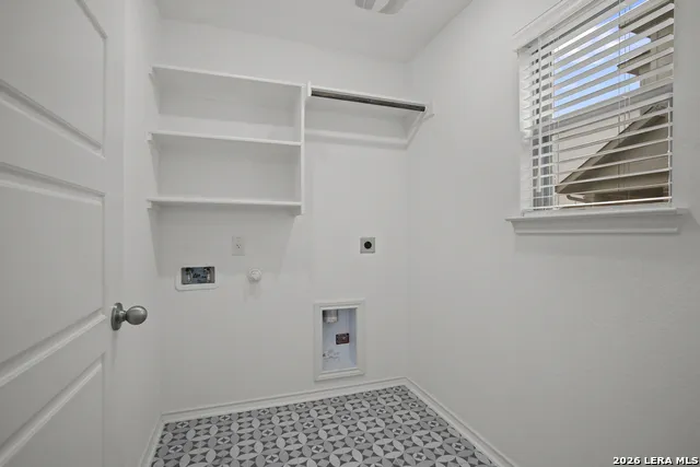 4964 Park Mnr Marion, TX 78124