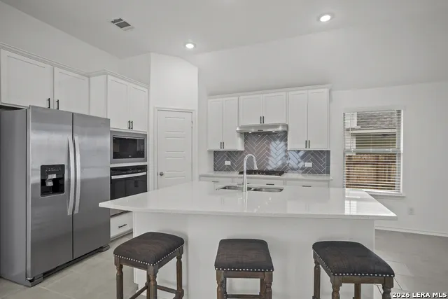 4964 Park Mnr Marion, TX 78124