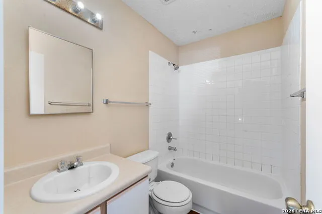 7038 Cole Creek Converse, TX 78109