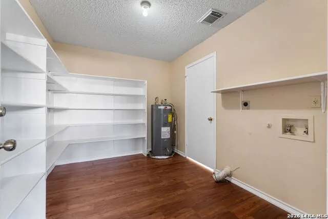 7038 Cole Creek Converse, TX 78109