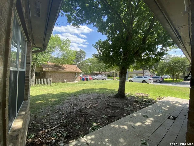 570 BEVERLY LN New Braunfels, TX 78130