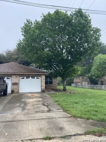570 BEVERLY LN New Braunfels, TX 78130